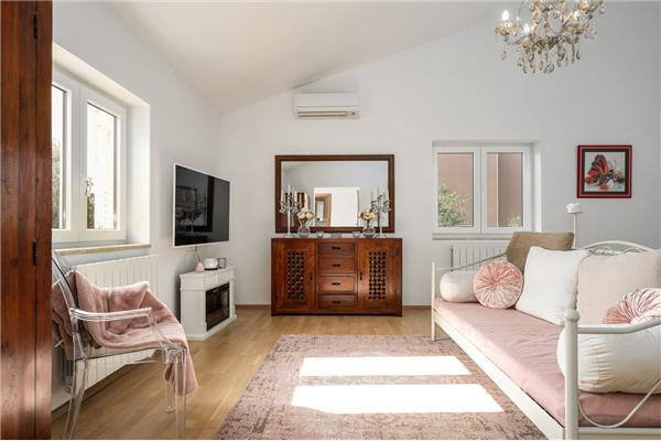 House K1, for 12 persons