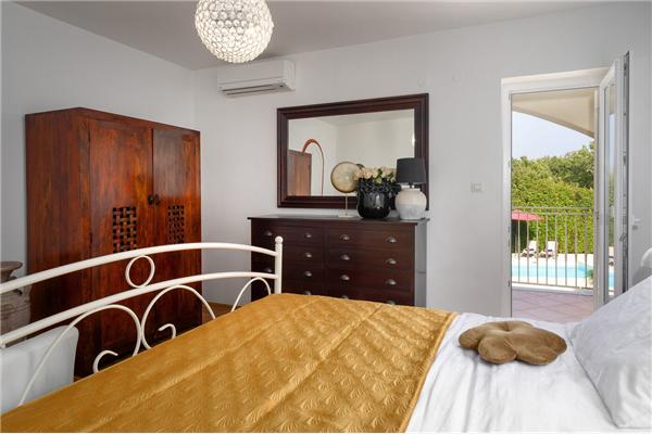 House K1, for 12 persons