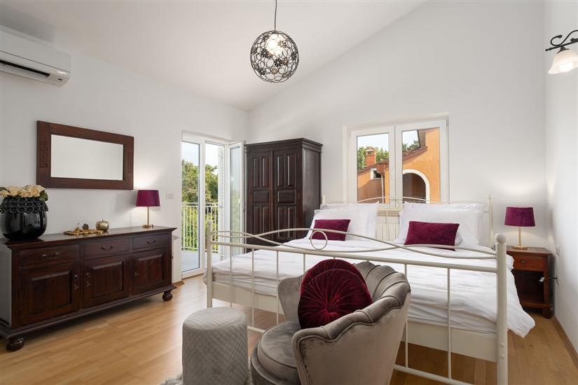 House K1, for 12 persons