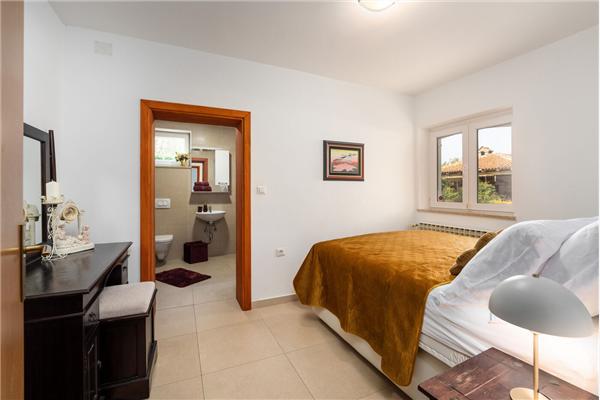 House K1, for 12 persons