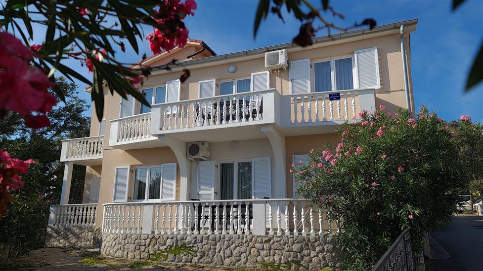 Apartments Mihalić