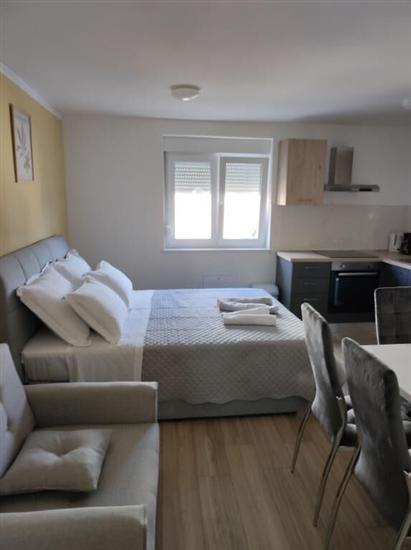 Apartment A4, for 3 persons