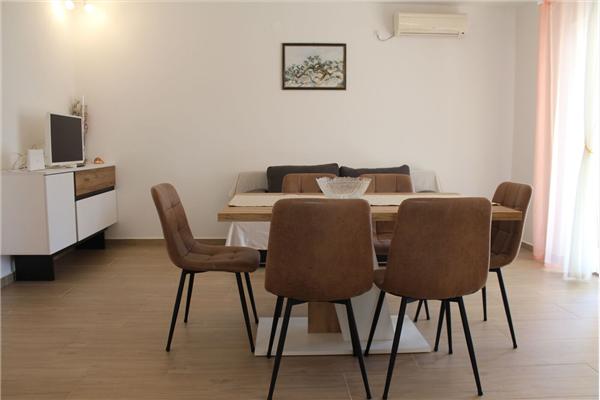 Apartment A1, for 5 persons