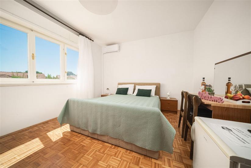 Room S5, for 2 persons