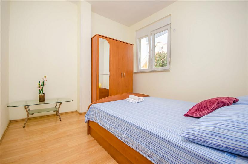 Apartment A1, for 5 persons