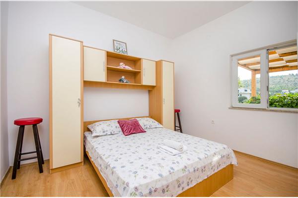 Apartment A1, for 5 persons