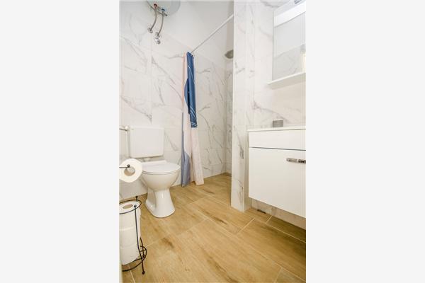 Apartment A1, for 5 persons