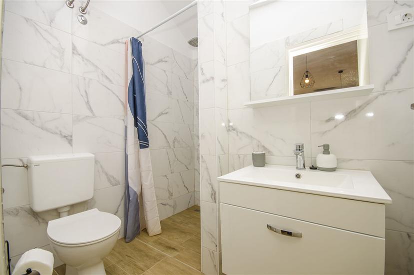 Apartment A1, for 5 persons