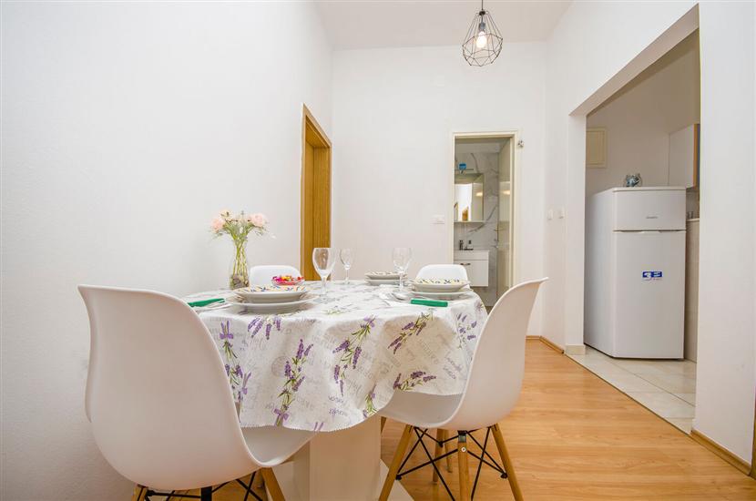 Apartment A1, for 5 persons
