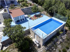 Holiday homes Middle Dalmatian islands,BookBelecaFrom 600 €