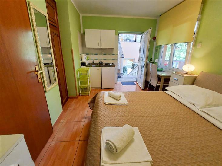 Room S1, for 2 persons