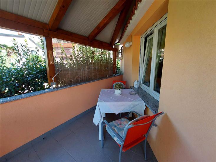 Room S1, for 2 persons