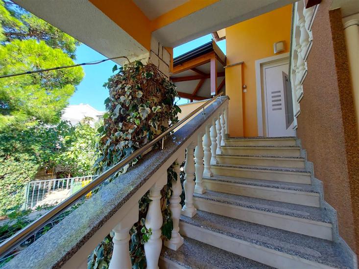 Room S1, for 2 persons