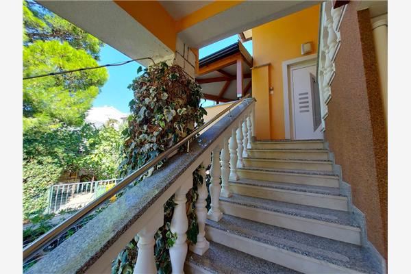 Room S1, for 2 persons