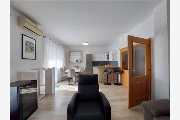 House A1, for 10 persons