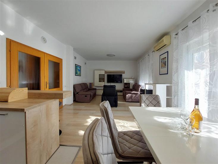 House A1, for 10 persons