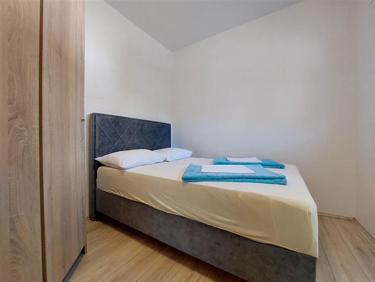 House A1, for 10 persons