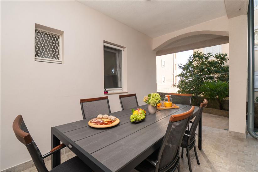 Apartment A1, for 6 persons