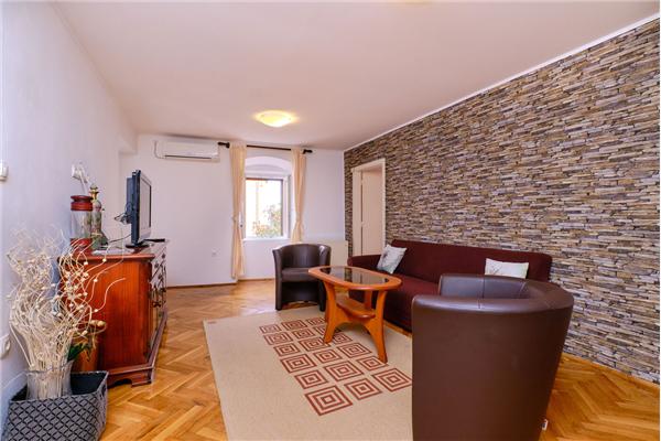 Apartment A1, for 6 persons