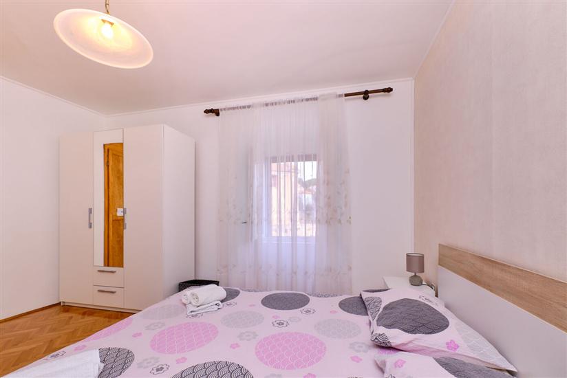 Apartment A1, for 6 persons
