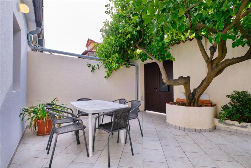 Apartment A1, for 6 persons