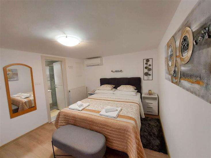 Apartment A4, for 3 persons