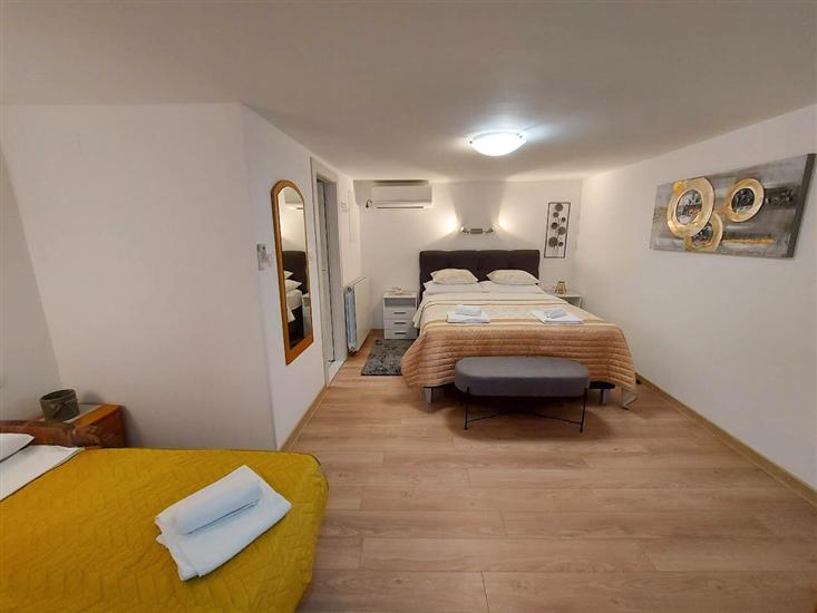 Apartment A4, for 3 persons