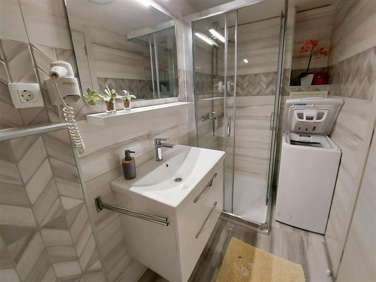 Apartment A4, for 3 persons