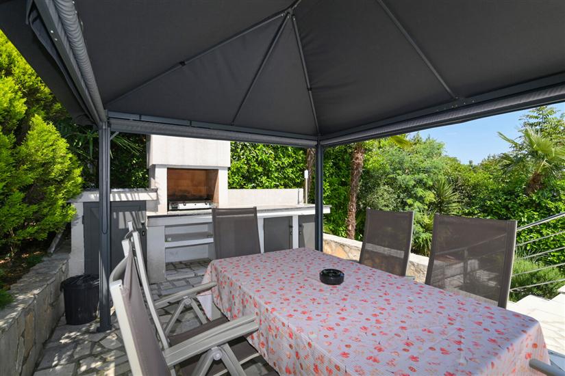 Apartments Grozić A2