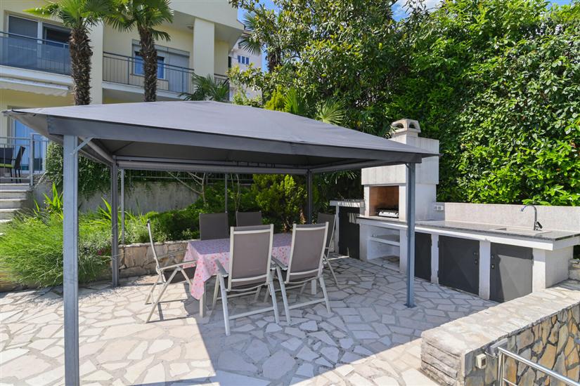 Apartments Grozić A2