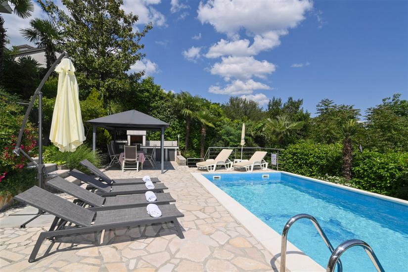 Apartments Grozić A2