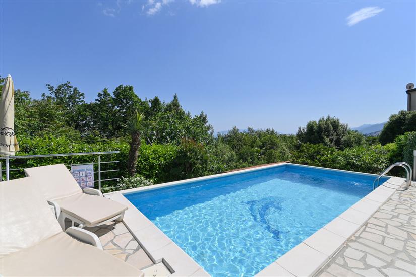 Apartments Grozić A2