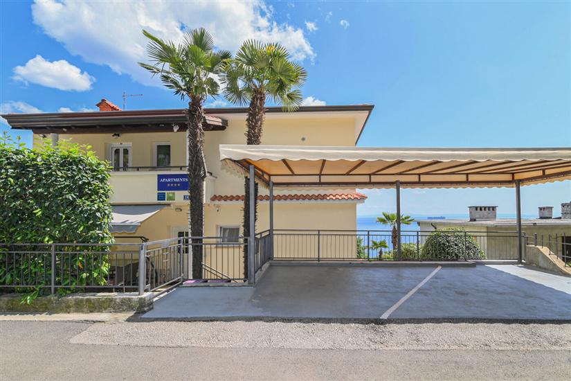 Apartments Grozić A2