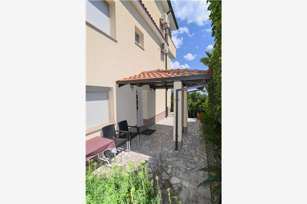 Apartment A1, for 6 persons