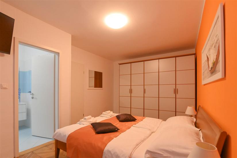 Apartment A1, for 6 persons