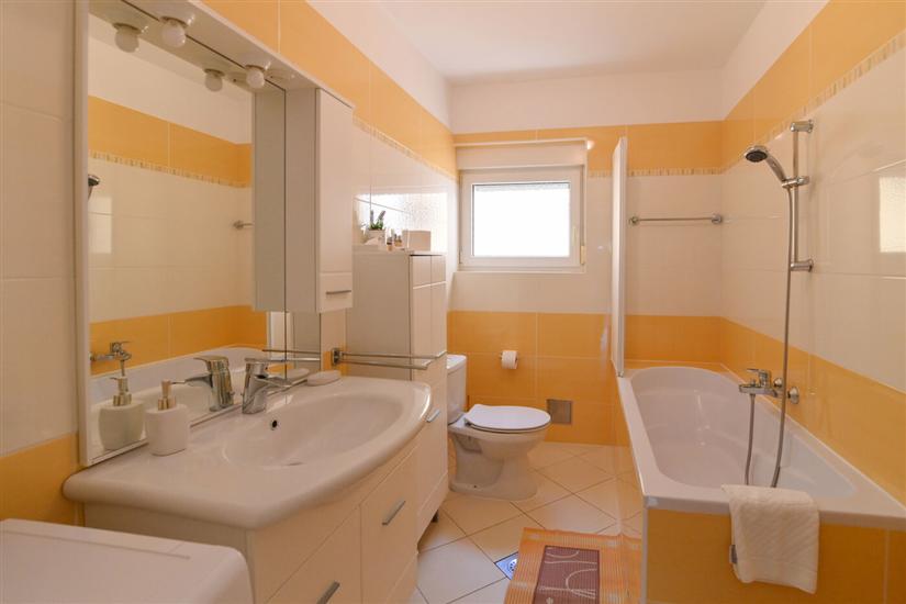 Apartment A1, for 6 persons