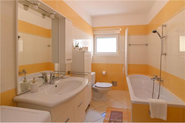 Apartment A1, for 6 persons