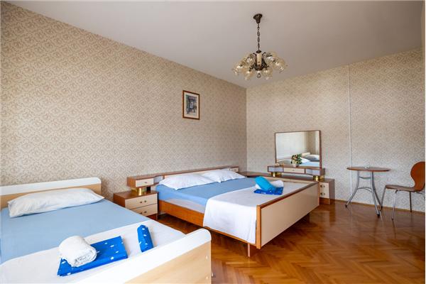 Apartment A1, for 6 persons