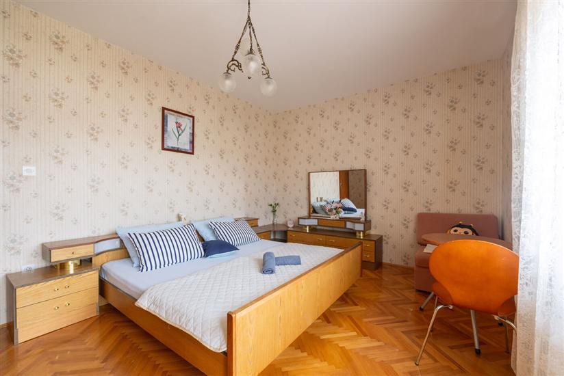 Apartment A1, for 6 persons