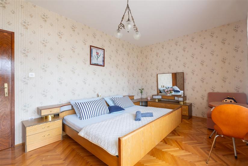 Apartment A1, for 6 persons