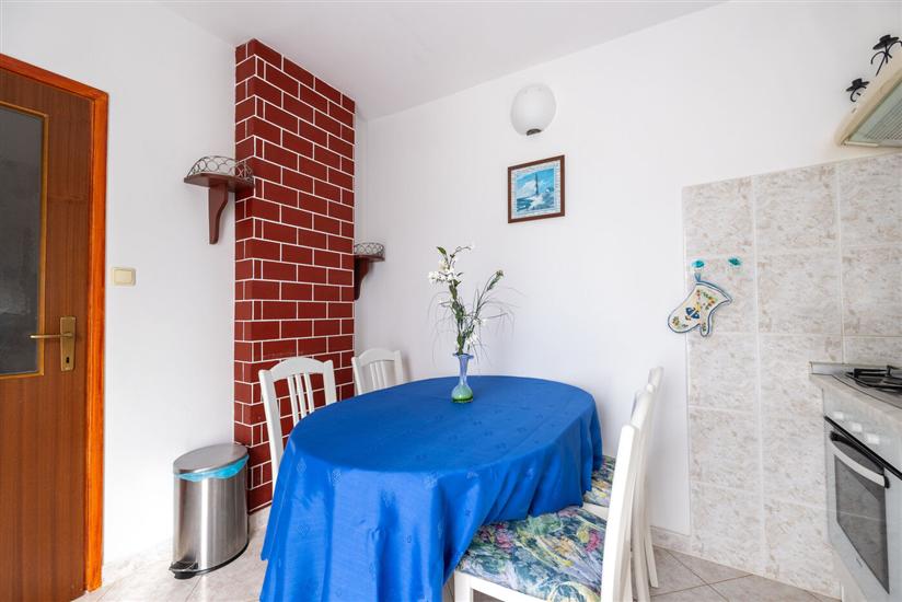 Apartment A1, for 6 persons