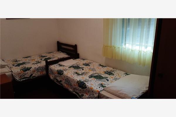 Apartment A2, for 6 persons