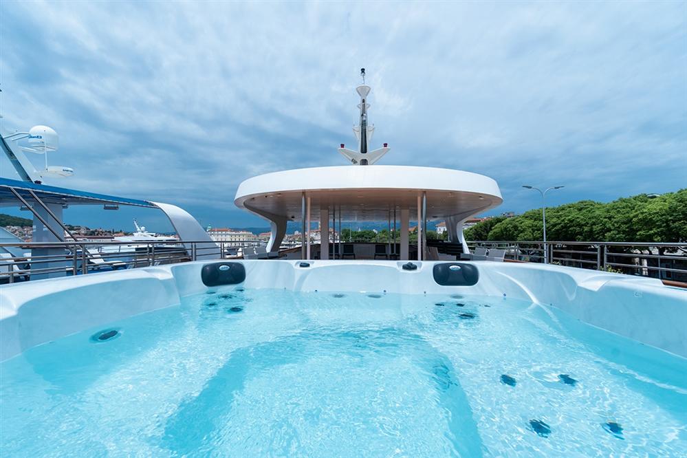 Adriatic-Sky-jaccuzzi