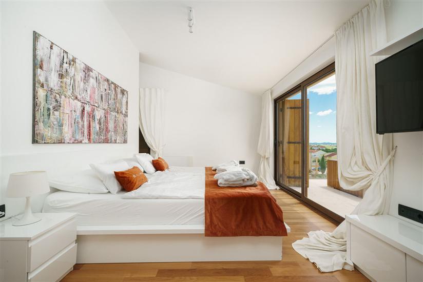 House K1, for 10 persons