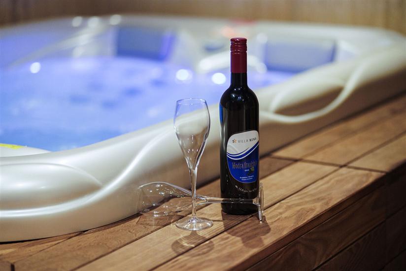 House K1, for 10 persons