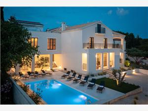 Villa Marnie Biograd, Kwadratuur 450,00 m2, Accommodatie met zwembad, Lucht afstand tot de zee 150 m