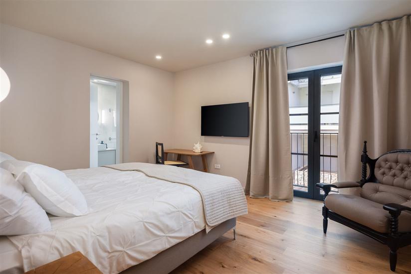 House K1, for 10 persons