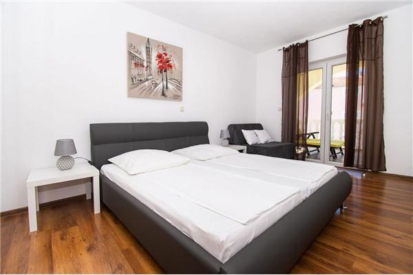 Apartment A3, for 5 persons