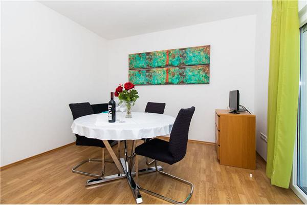 Apartment A4, for 3 persons