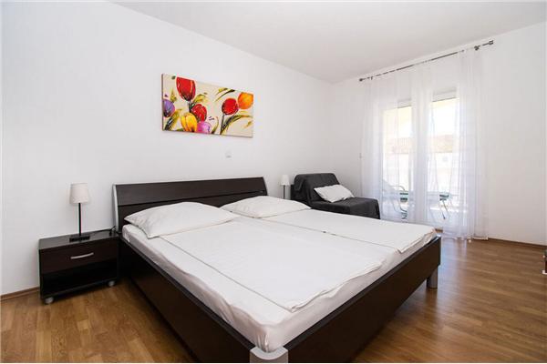 Apartment A6, for 5 persons